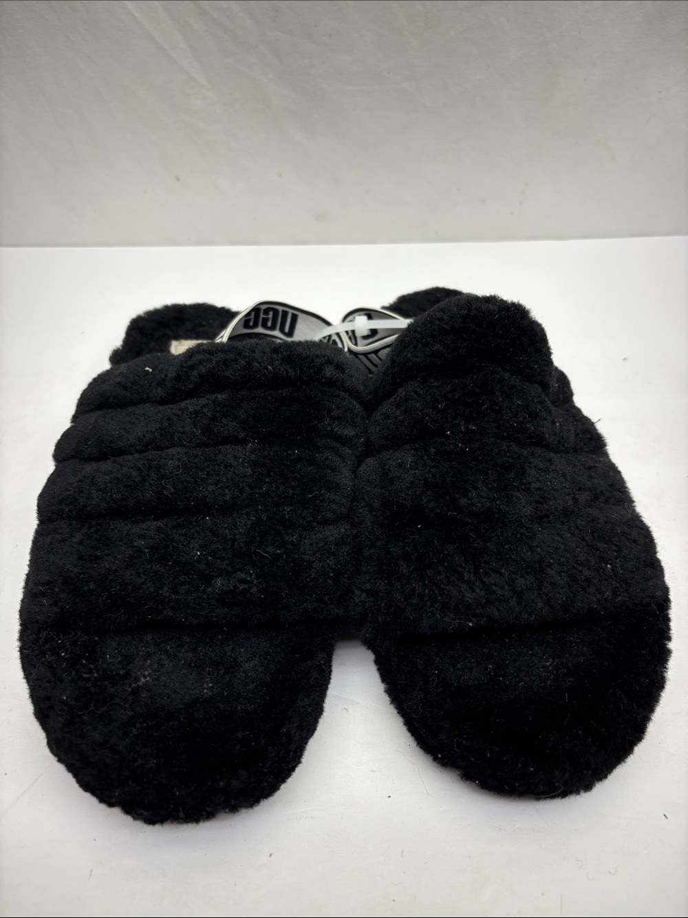 UGG Plush Slide Slippers, women’s SZ 6, box 88